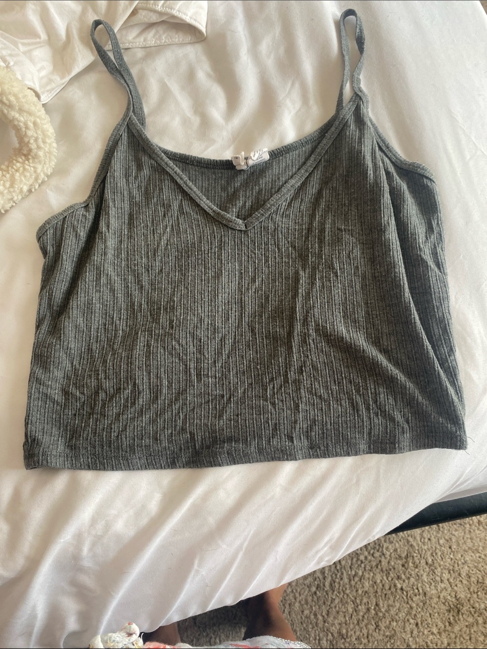 Tilly's Ribbed V-Neck Crop Cami — Charcoal